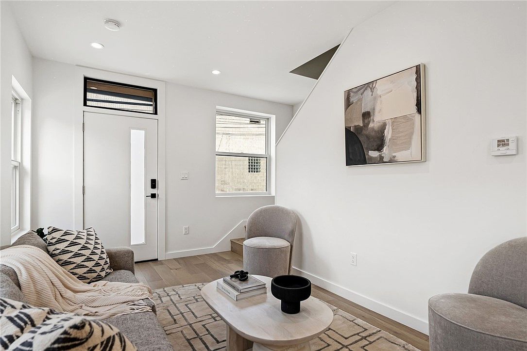 42nd Street — image 04